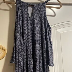 Brand is eyeshadow women’s top good condition only worn a few times